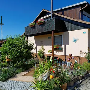 Claus Apartment