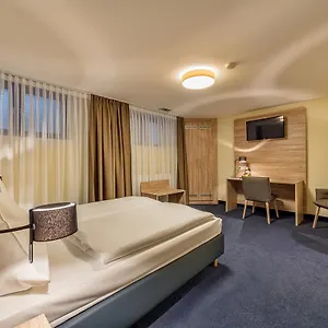 Windsor 3*, Cologne Germany